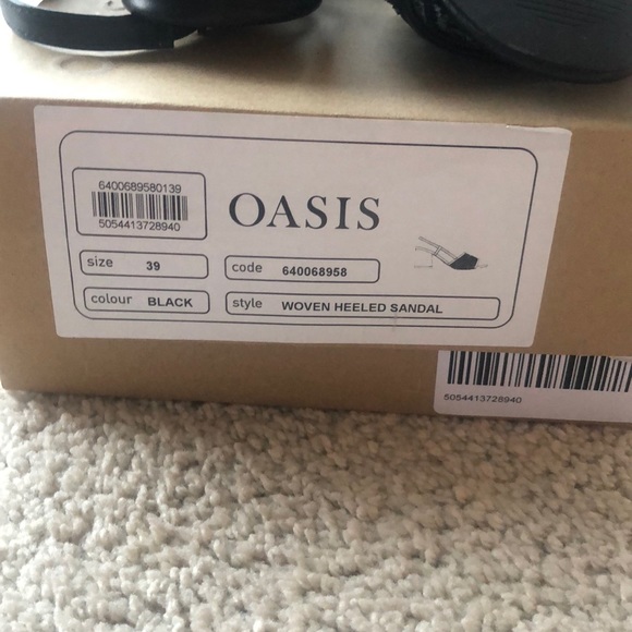 Oasis Woven Heeled Sandal - Picture 10 of 11